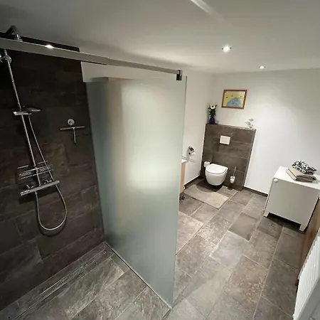 With 1 Bedroom * Rosenthal