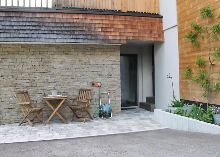 With 1 Bedroom * Rosenthal