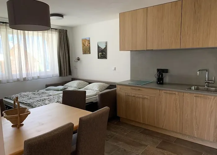 With 1 Bedroom * Rosenthal