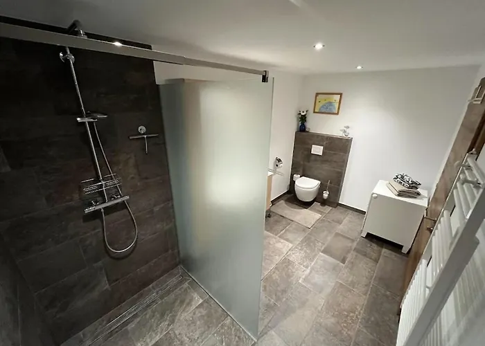 With 1 Bedroom * Rosenthal