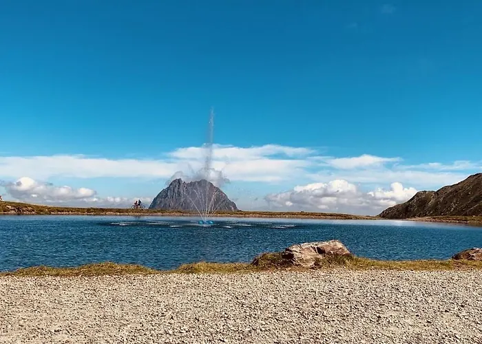 With 1 Bedroom Rosenthal